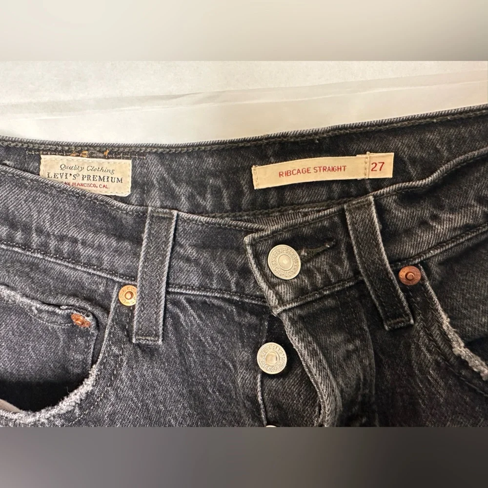 ⚫️Premium Levi's Ribcage Straight Jeans⚫️ - Picture 12 of 13